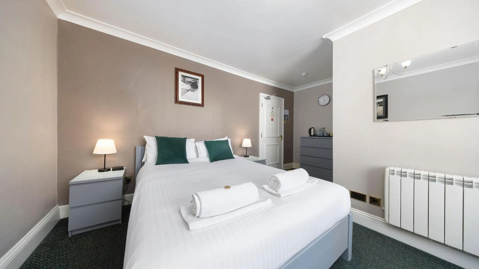 The Grapes Pub Hotel Southampton United Kingdom