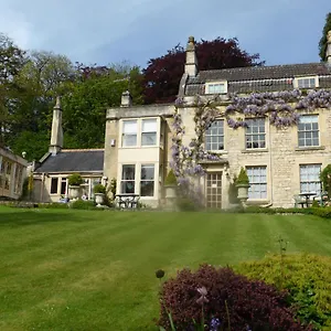 Dolphin House Bed & Breakfast
